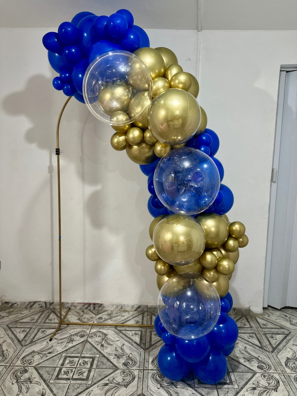 Arco de Balões Delivery 2M - Amanda Bastos Decor