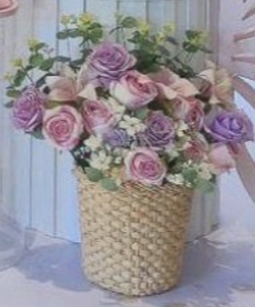Arranjo de Flores Rosas + Vaso - Amanda Bastos Decor