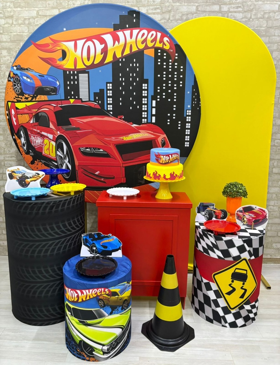 Hotwheels  Kit Diamante    - Iara Maria Arruda da Silva