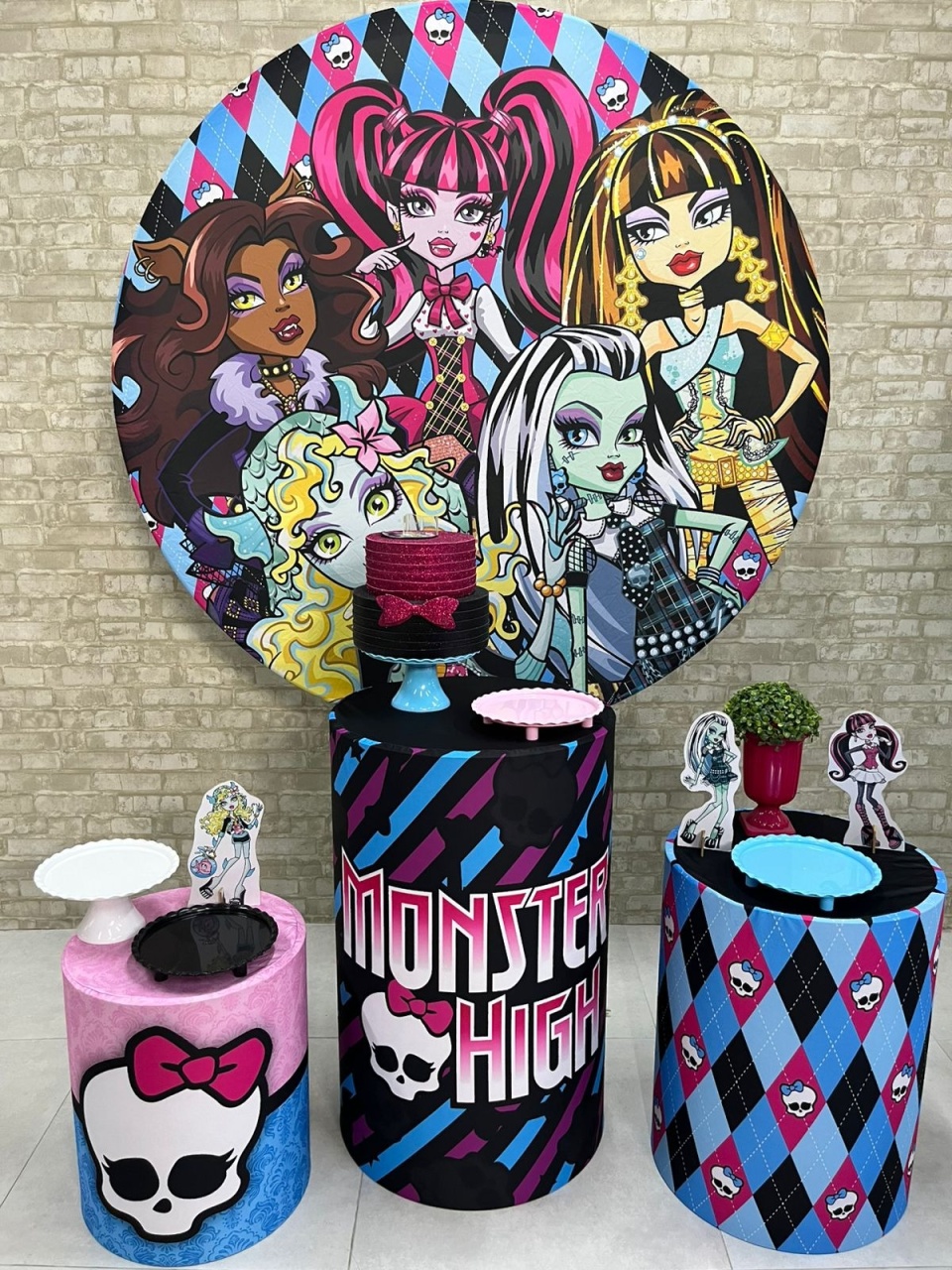 Monster High Kit Prata   - Iara Maria Arruda da Silva