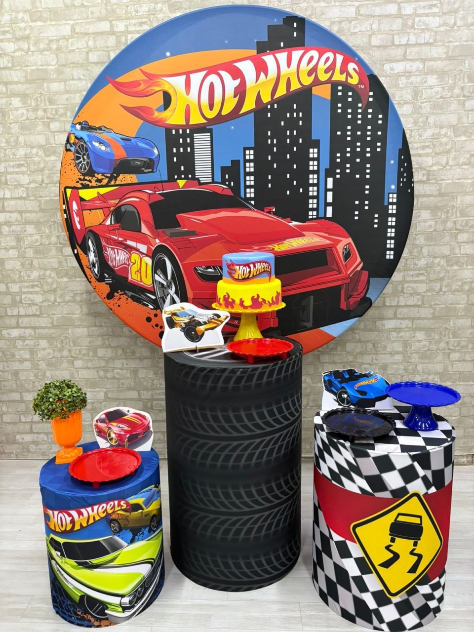 Hotwheels Kit Prata      - Iara Maria Arruda da Silva