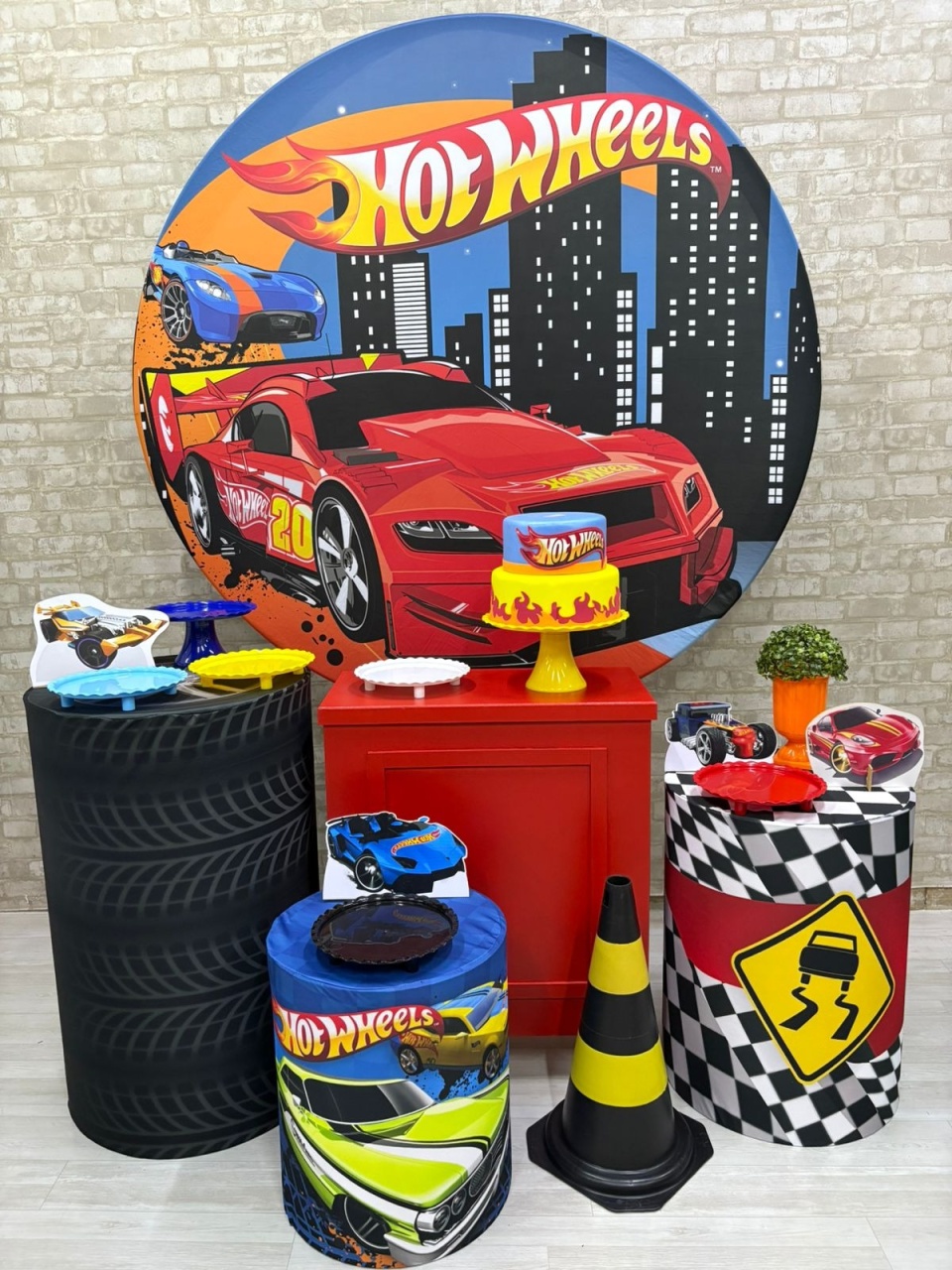 Hotwheels  Kit Ouro  - Iara Maria Arruda da Silva