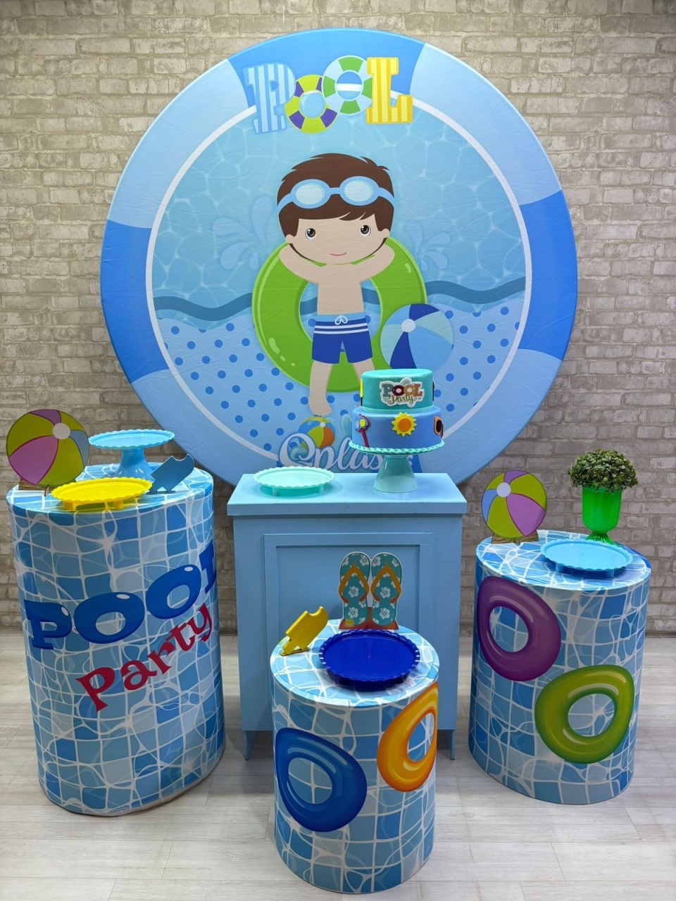 Pool Party  Kit Ouro     - Iara Maria Arruda da Silva