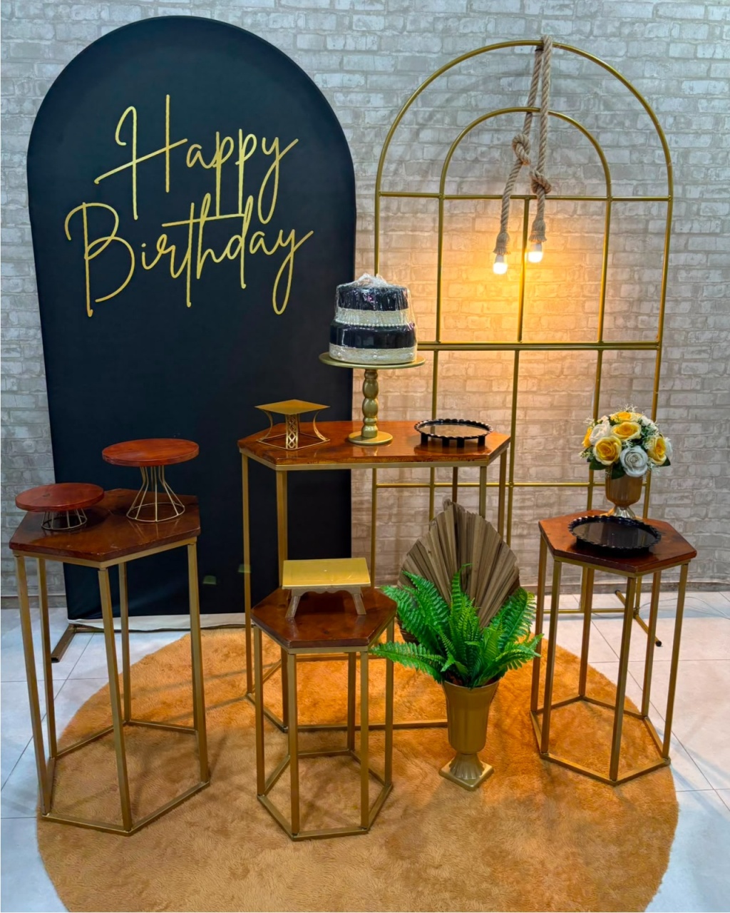 Happy Birthday Preto/Dourado Kit Diamante - Iara Maria Arruda da Silva