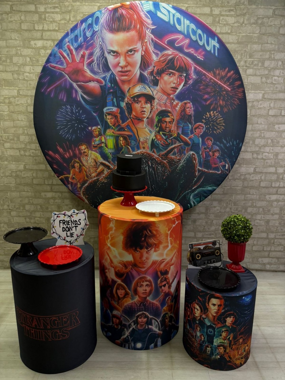 Stranger Things  Kit Prata     - Iara Maria Arruda da Silva