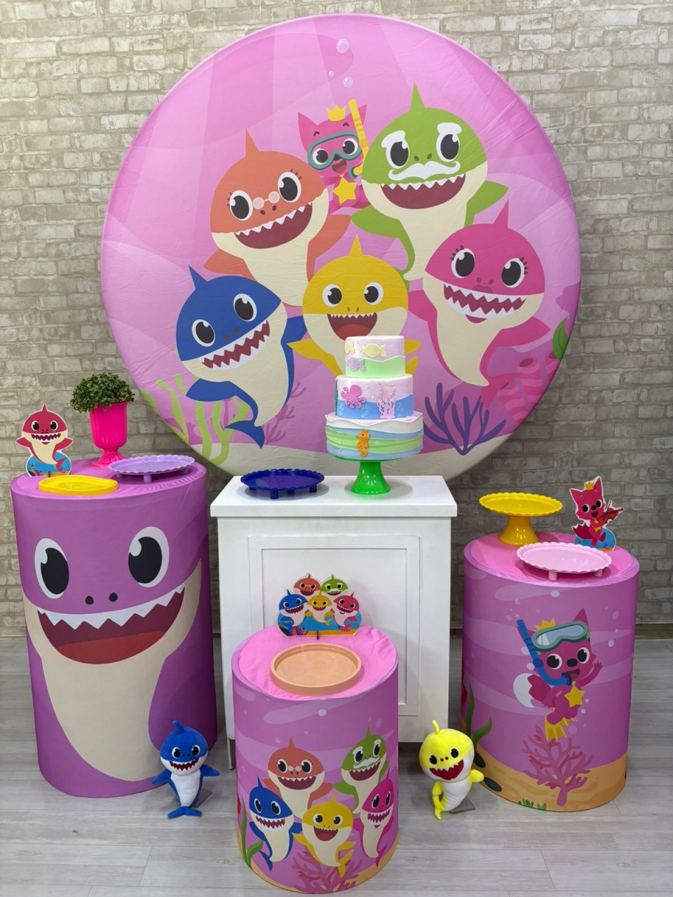 Baby Shark Menina Kit Ouro     - Iara Maria Arruda da Silva