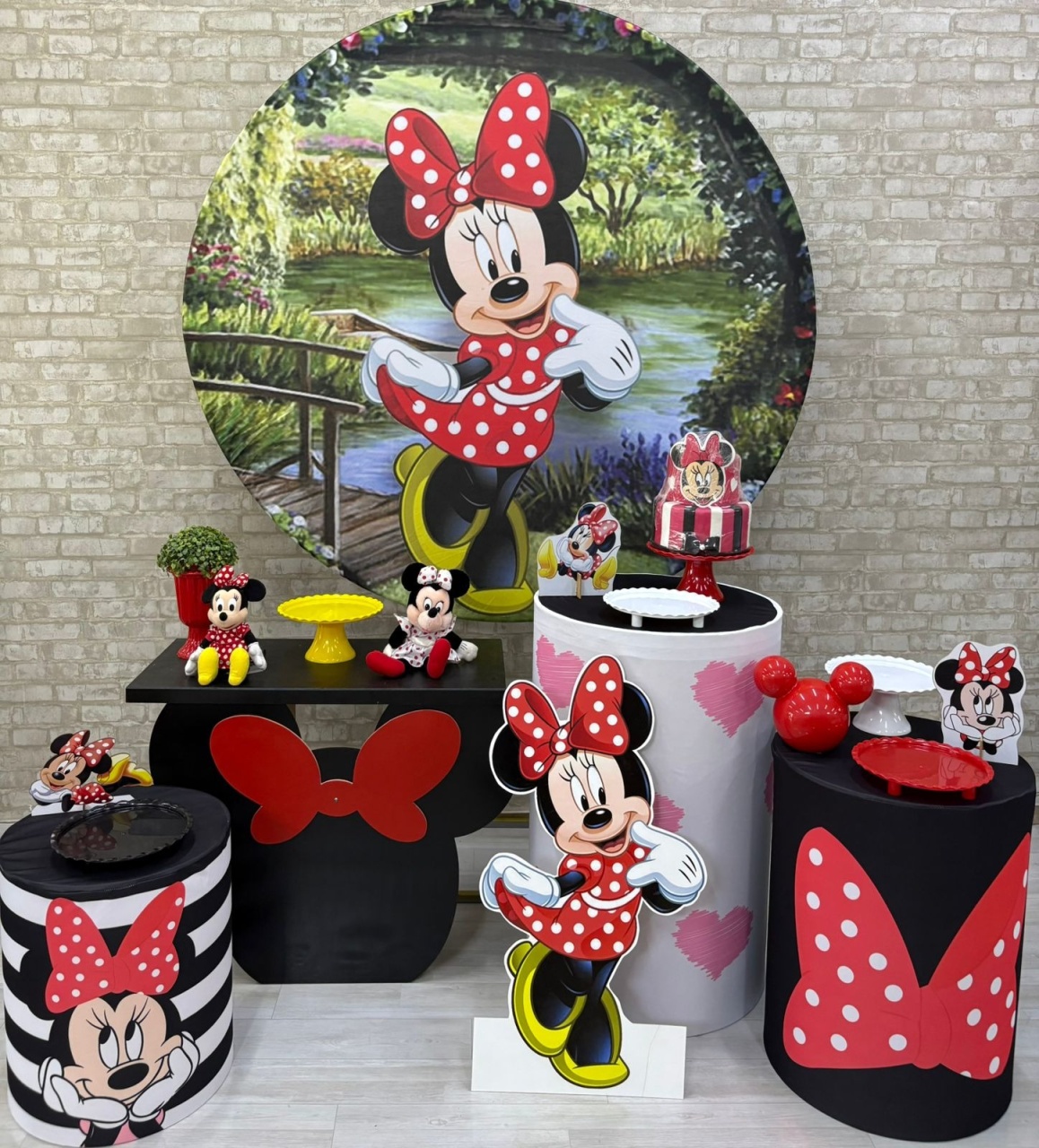 Minnie Vermelha Kit Ouro      - Iara Maria Arruda da Silva