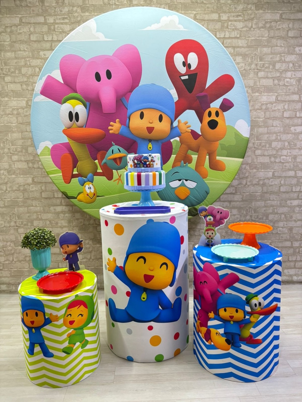 Pocoyo  Kit Prata      - Iara Maria Arruda da Silva
