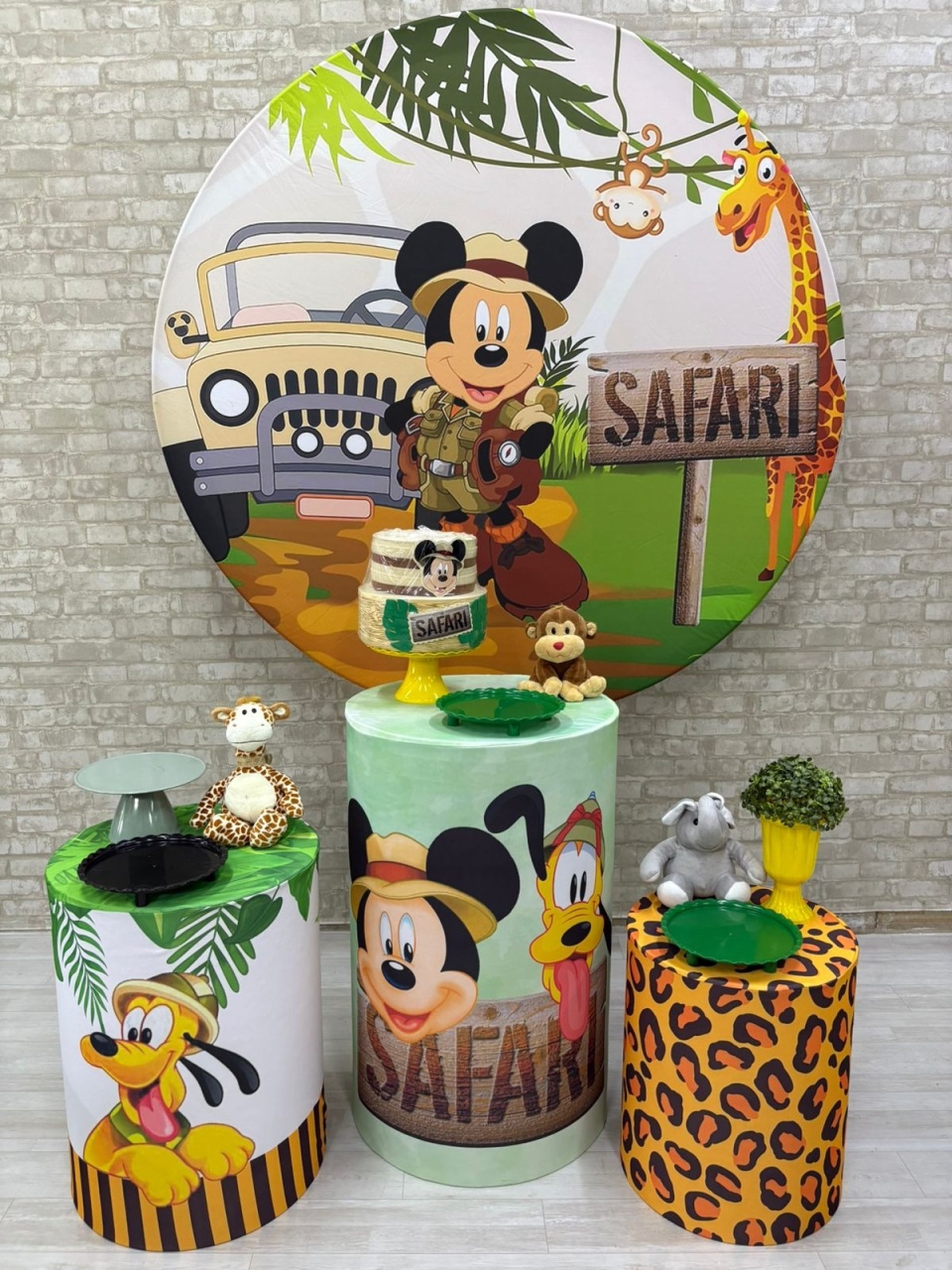 Mickey Safari Kit Prata        - Iara Maria Arruda da Silva