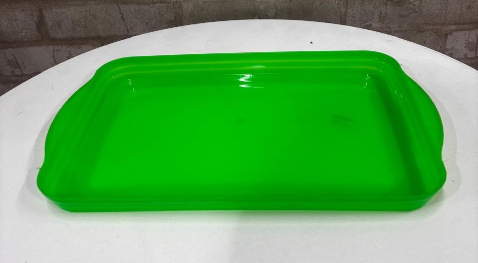 Bandeja Retangular M Verde Neon - Iara Maria Arruda da Silva