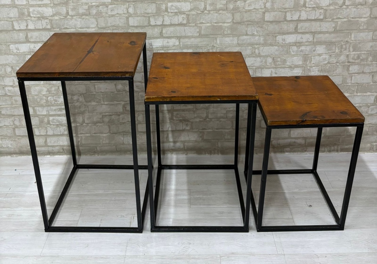 Mesa Trio Quadrado Preto - Iara Maria Arruda da Silva