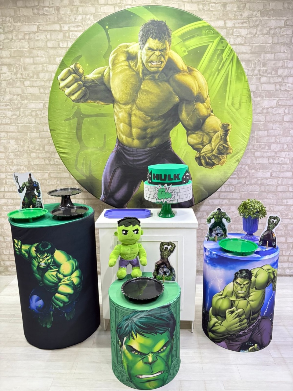Hulk  Kit Ouro  - Iara Maria Arruda da Silva