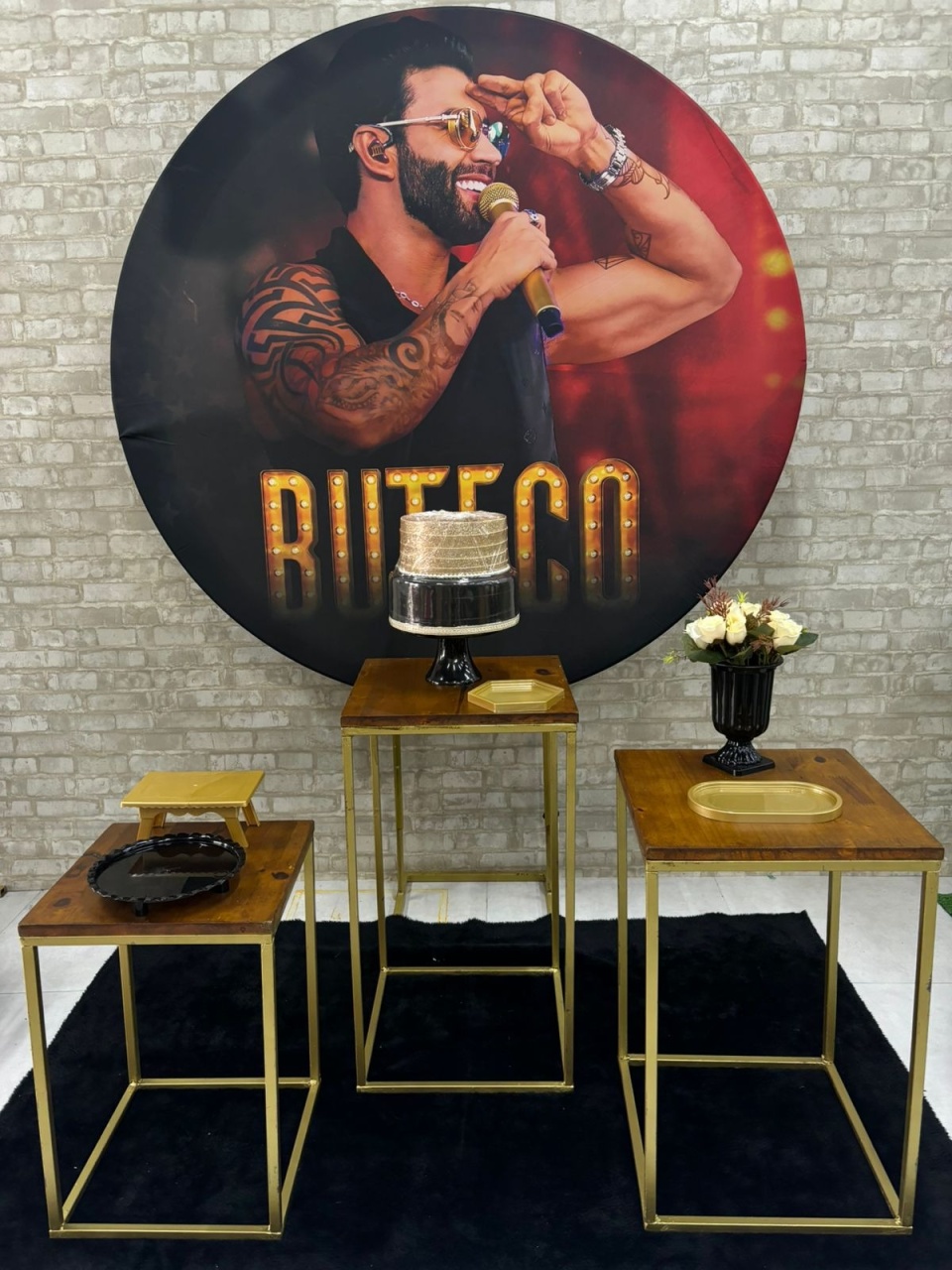 Boteco Gustavo Lima  Kit Prata     - Iara Maria Arruda da Silva