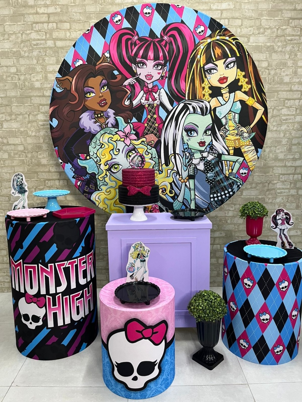 Monster High Kit Ouro    - Iara Maria Arruda da Silva