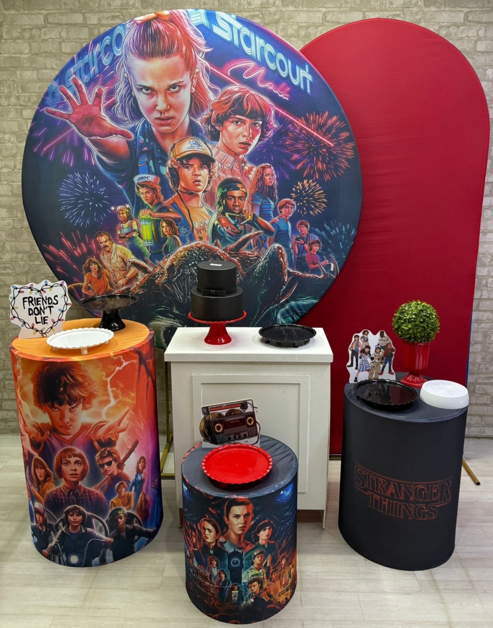 Stranger Things  Kit Diamante - Iara Maria Arruda da Silva