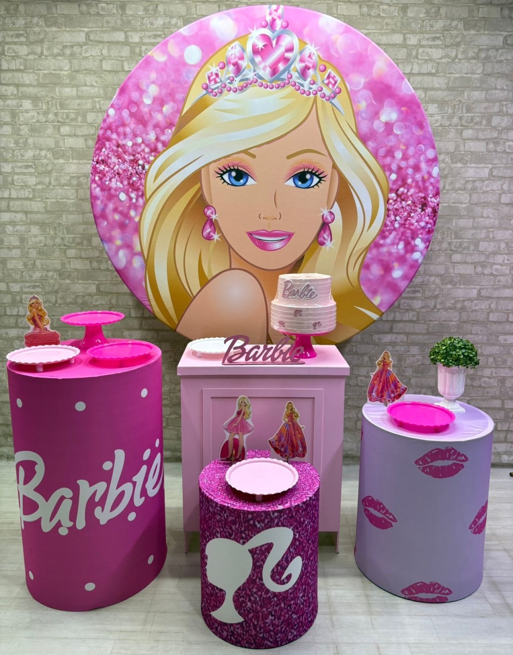 Barbie Kit Ouro - Iara Maria Arruda da Silva