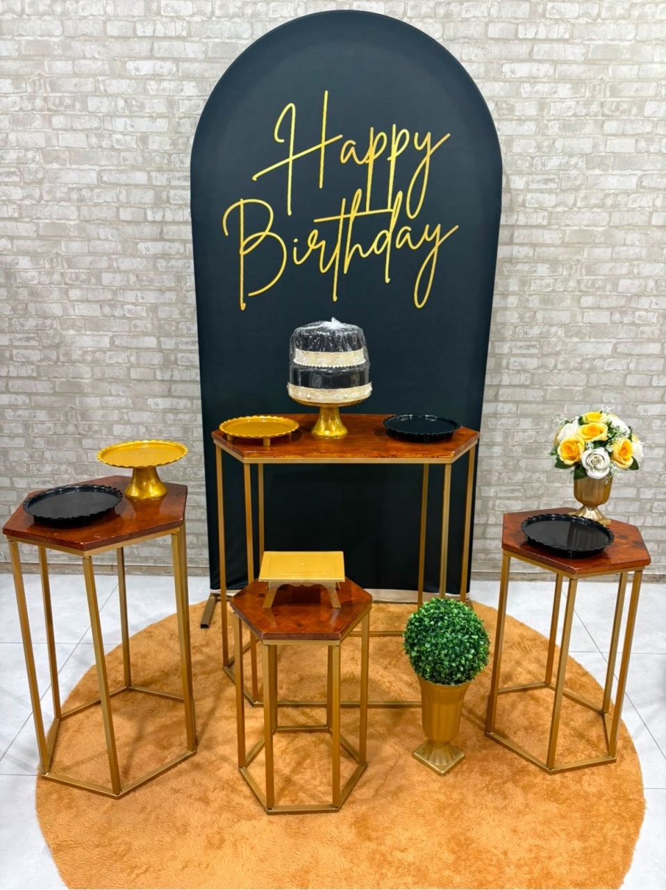 Happy Birthday Preto/Dourado Kit Ouro - Iara Maria Arruda da Silva