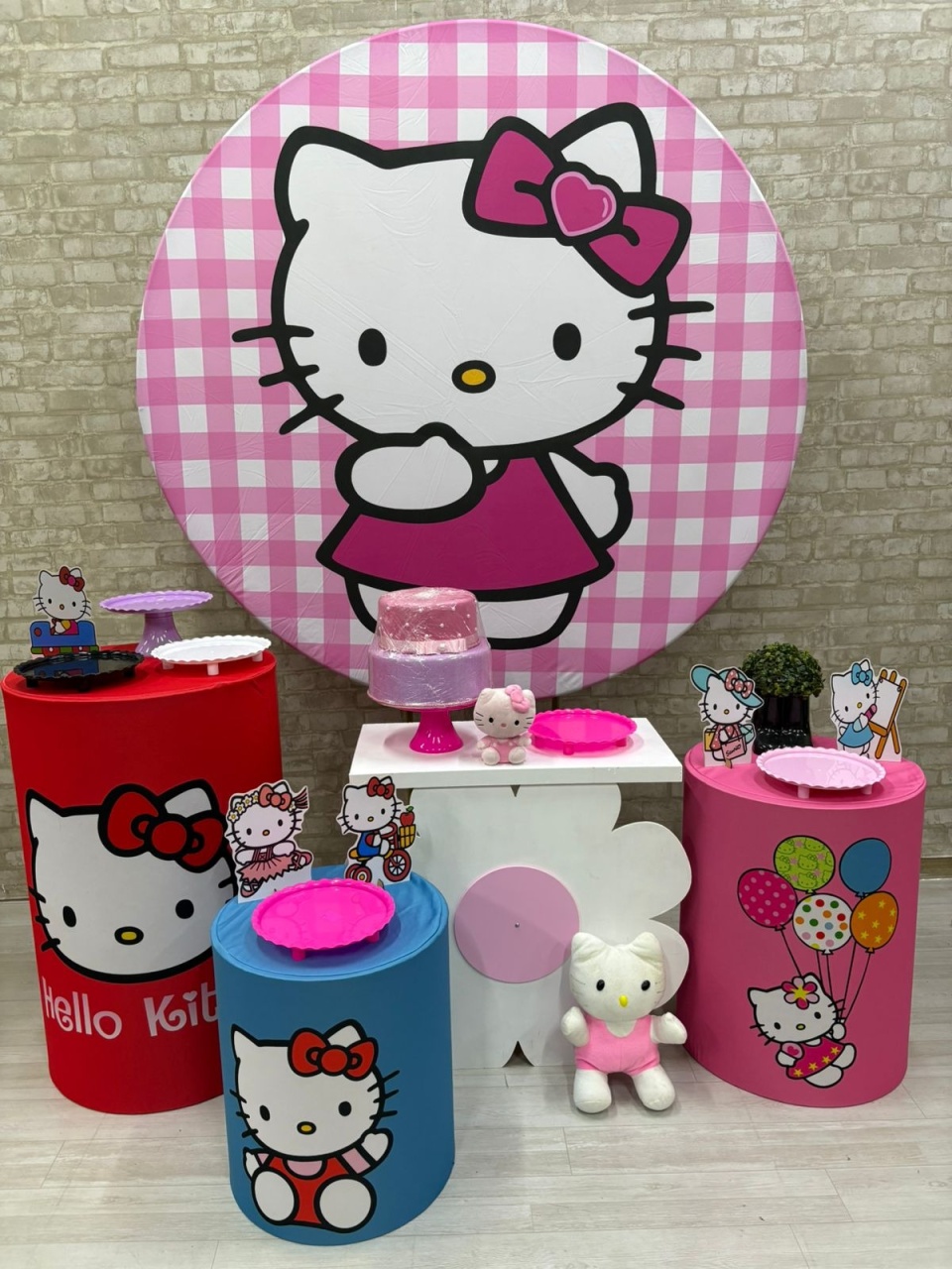 Hello Kitty  Kit Ouro       - Iara Maria Arruda da Silva