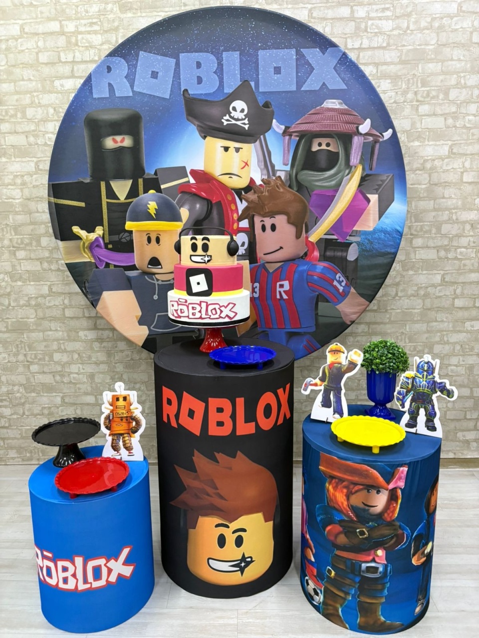 Roblox Kit Prata     - Iara Maria Arruda da Silva