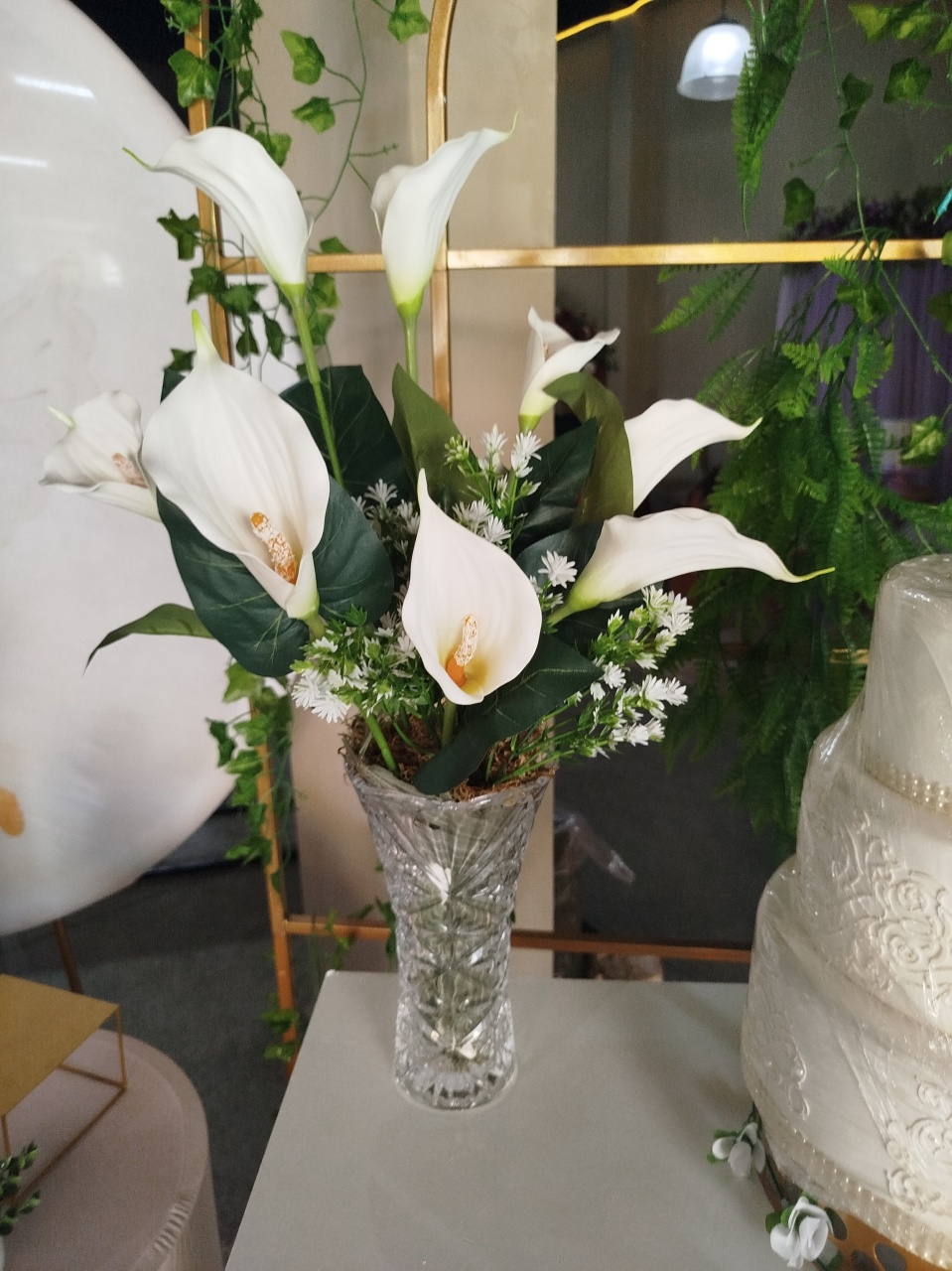 Vaso de Vidro Grande Com Flor Artificial - EGL Locações Ltda