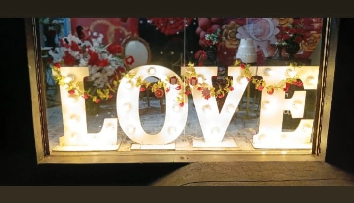 Love de Chão Com Luz - Elisangela Gimenez Locações Ltda
