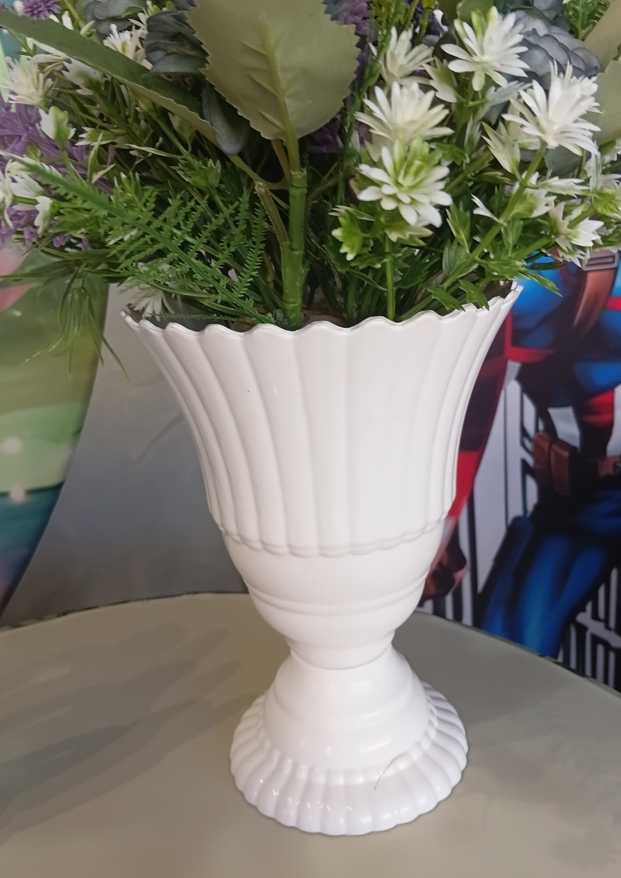 Vaso de Pm Plastico - Kit Infantil Com Flor - EGL Locações Ltda