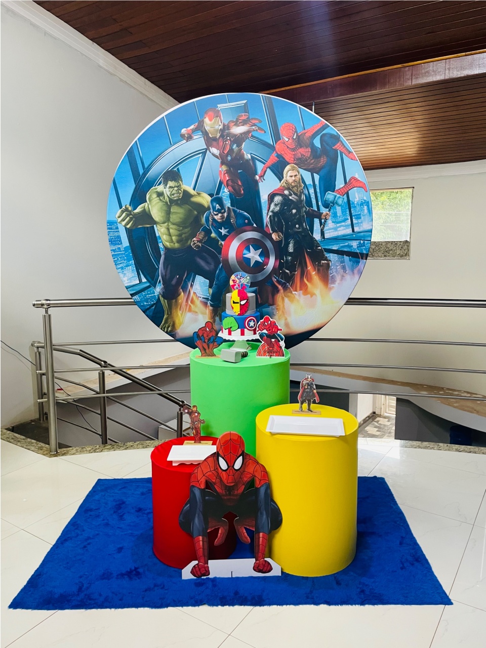 Heróis / Vingadores Kit P Com Escadinha -Pegue E Monte - Pallacius Festas