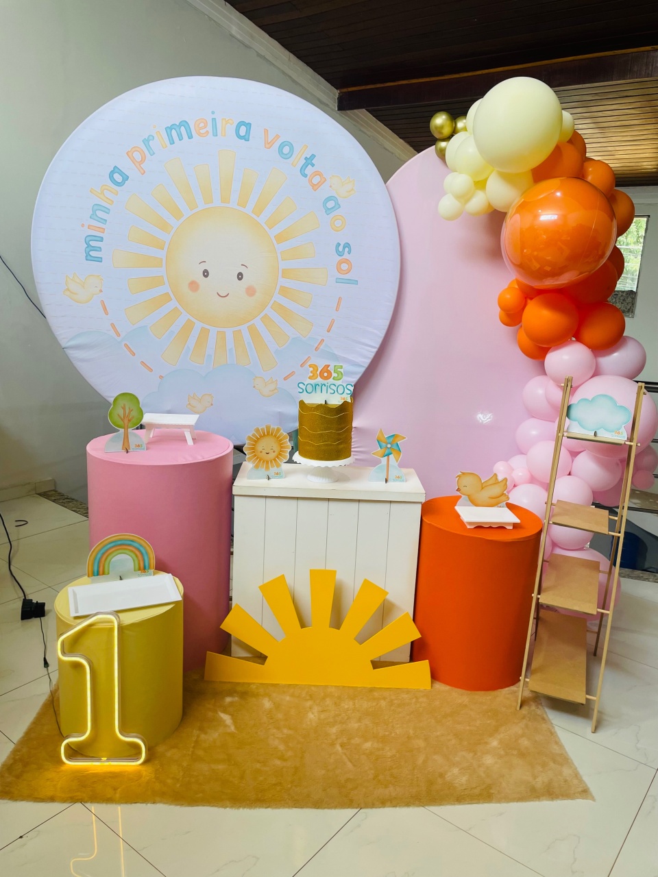Pegue E Monte Kit G1 Primeira Volta Ao Sol Rosa Com Escadinha Com Led  - Pallacius Festas