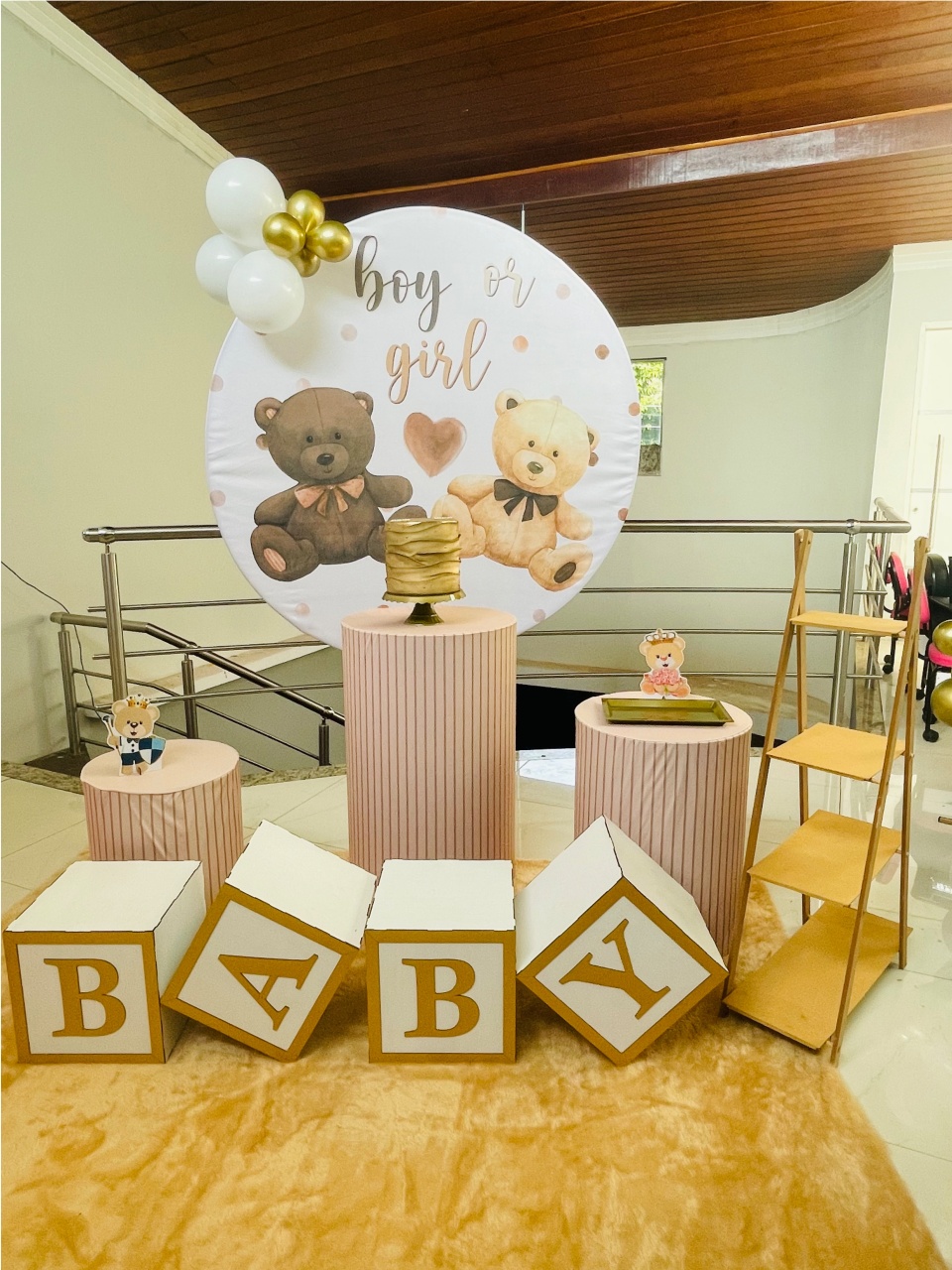Chá Revelação Bege E Branco - Kit P1 Com Escadinha - Pegue E Monte - Pallacius Festas