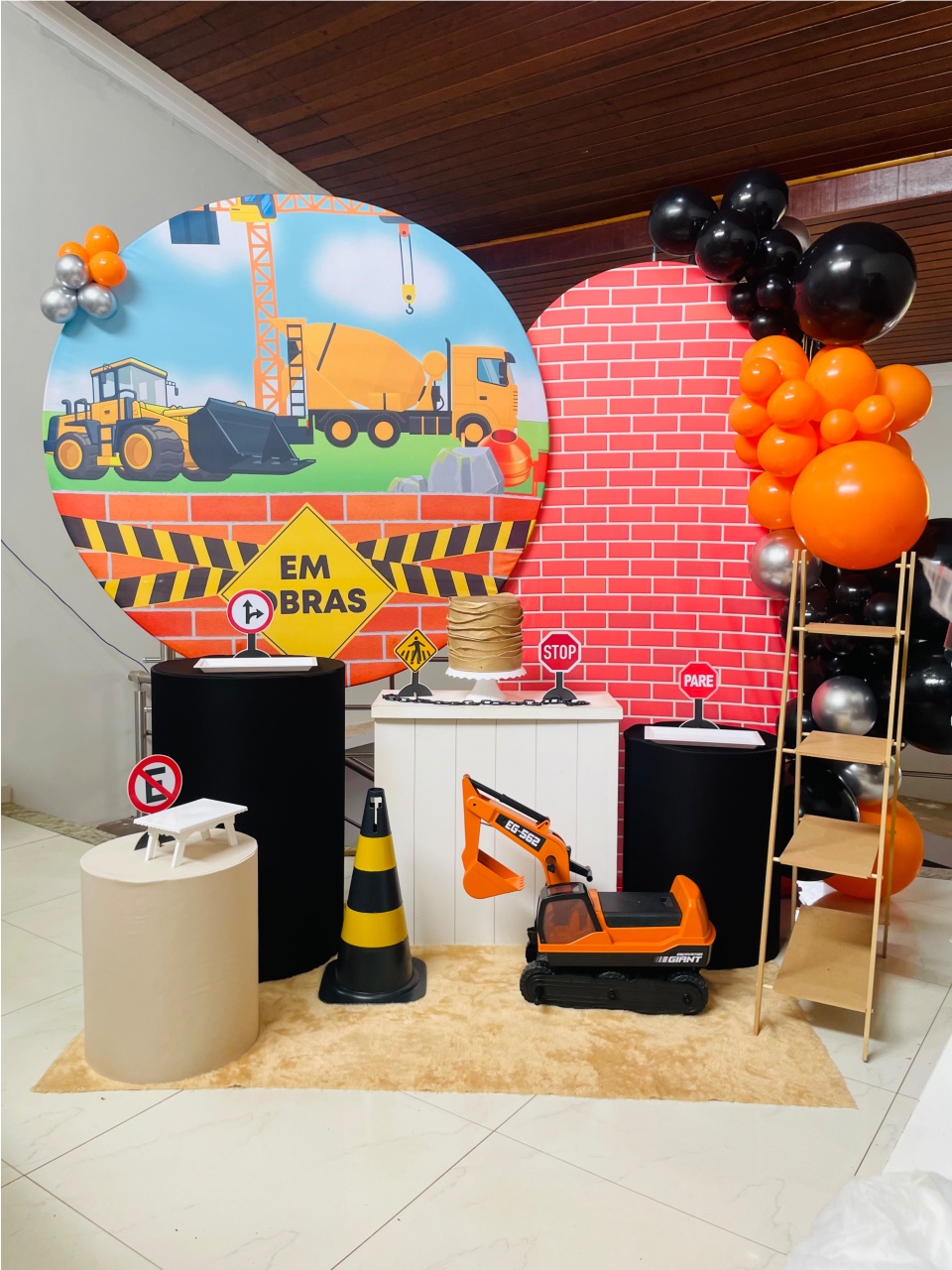 Construção Civil -Trator - Caminhão - Kit Gg Com Escadinha - Pegue E Monte - Pallacius Festas