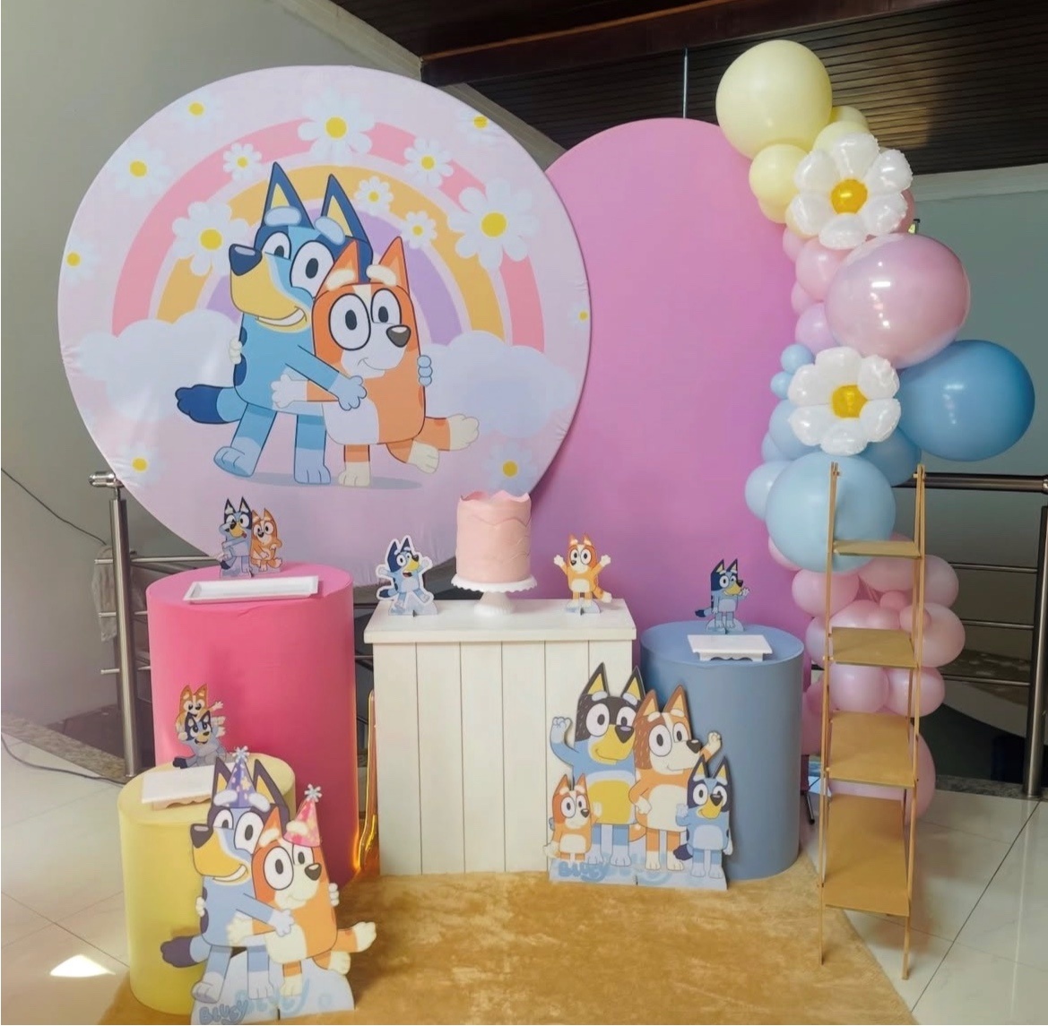 Bluey Margaridas Com Rosa - Kit Gg Com Escadinha - Pegue E Monte (Cópia) - Pallacius Festas