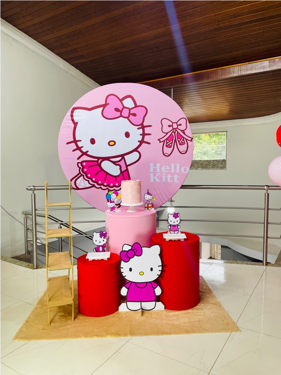 Hello Kitty Bailarina Kit P1 - Com Escadinha- Pegue E Monte - Pallacius Festas
