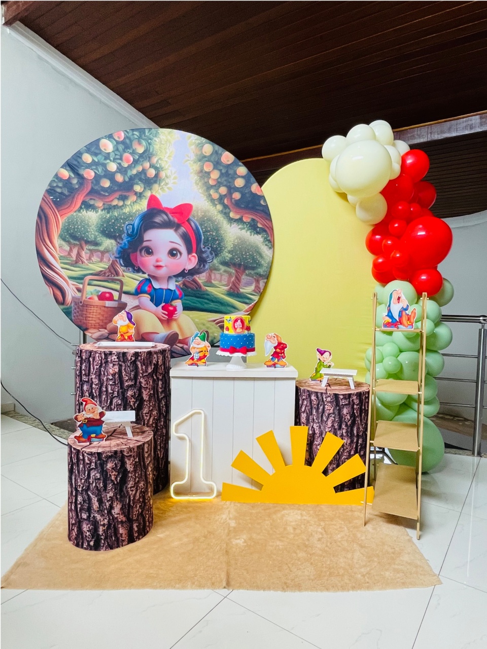 Pegue E Monte Kit G1 Branca de Neve Baby (Troncos) Com Led - Pallacius Festas