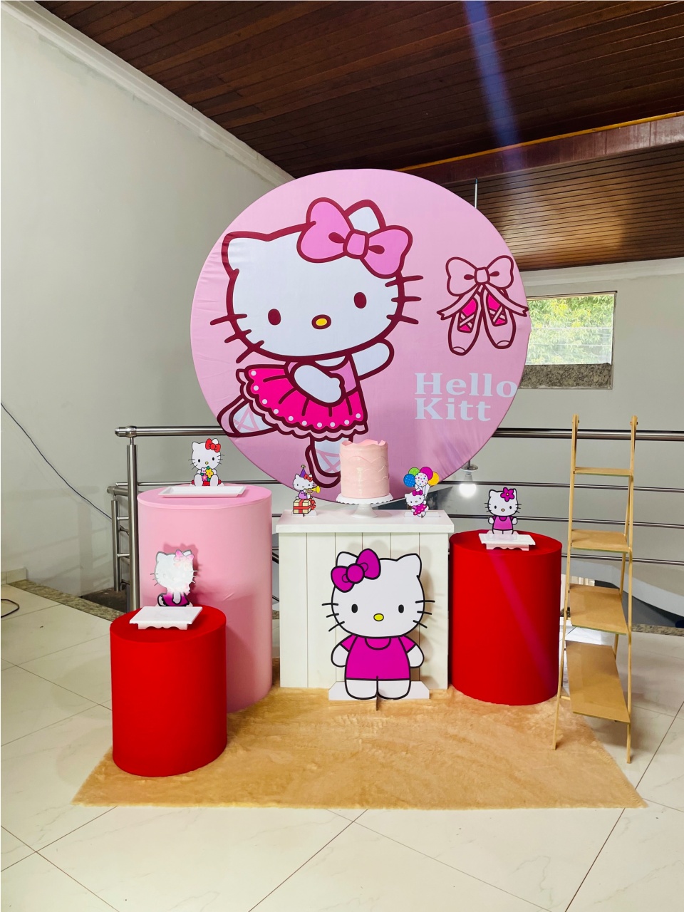 Hello Kitty Bailarina - Kit M1 Com Escadinha - Pegue E Monte - Pallacius Festas