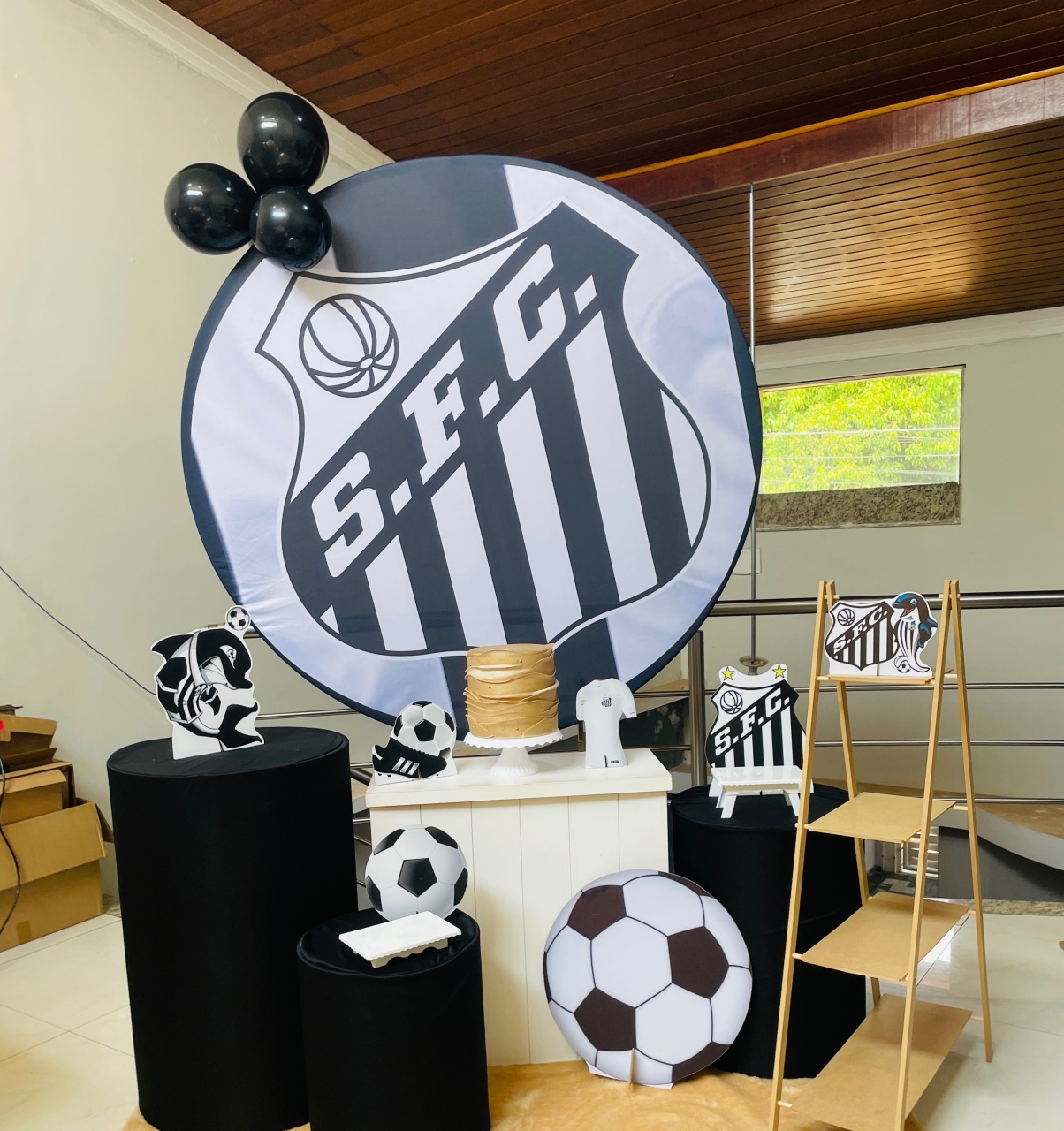 Pegue E Monte Kit M1 Santos Com Escadinha - Pallacius Festas