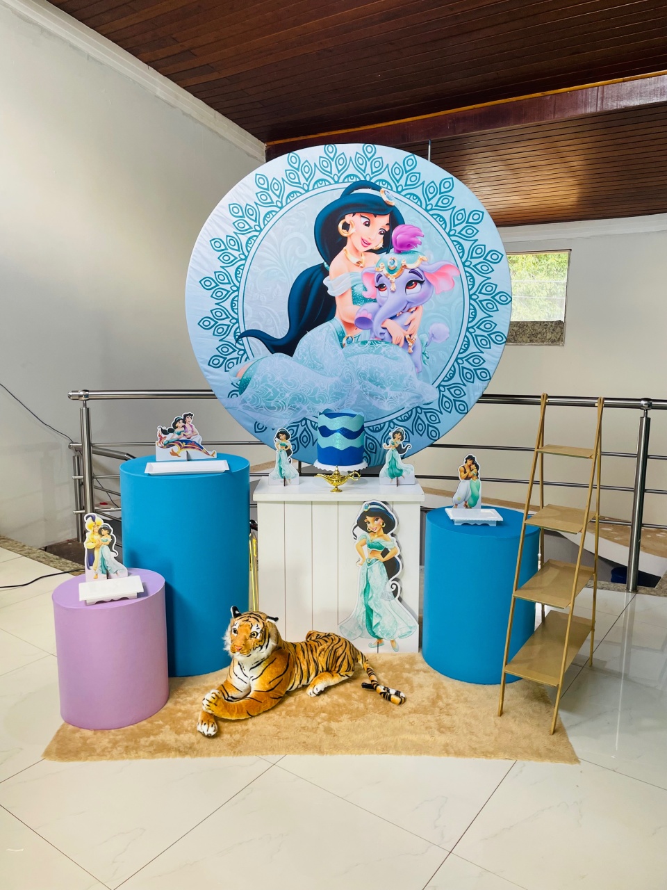 Jasmine Kit M1 Com Escadinha - Pegue E Monte - Pallacius Festas