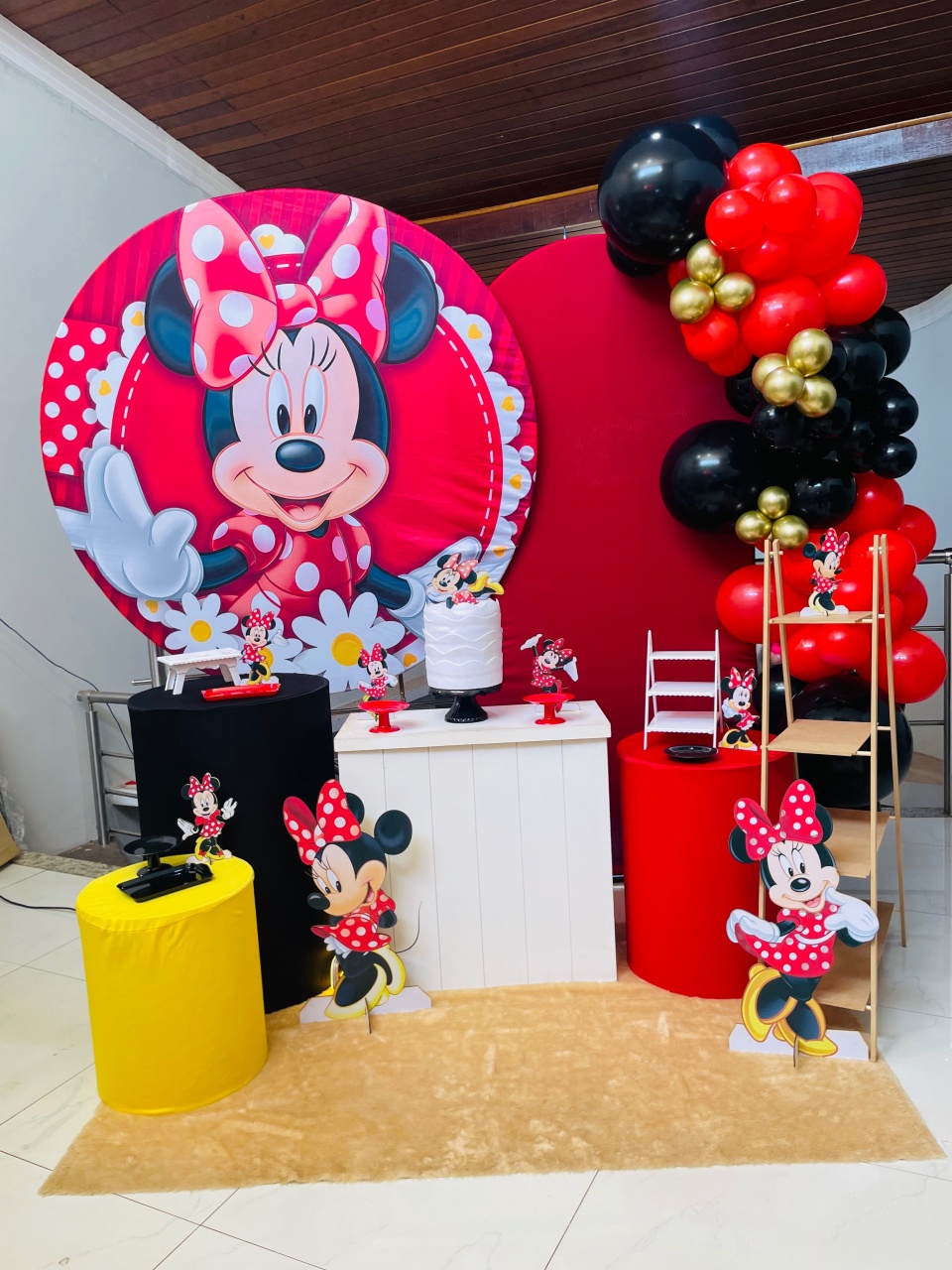 Minnie Vermelha Fundo Vermelho - Kit Gg - Pegue E Monte   (Cópia) - Pallacius Festas