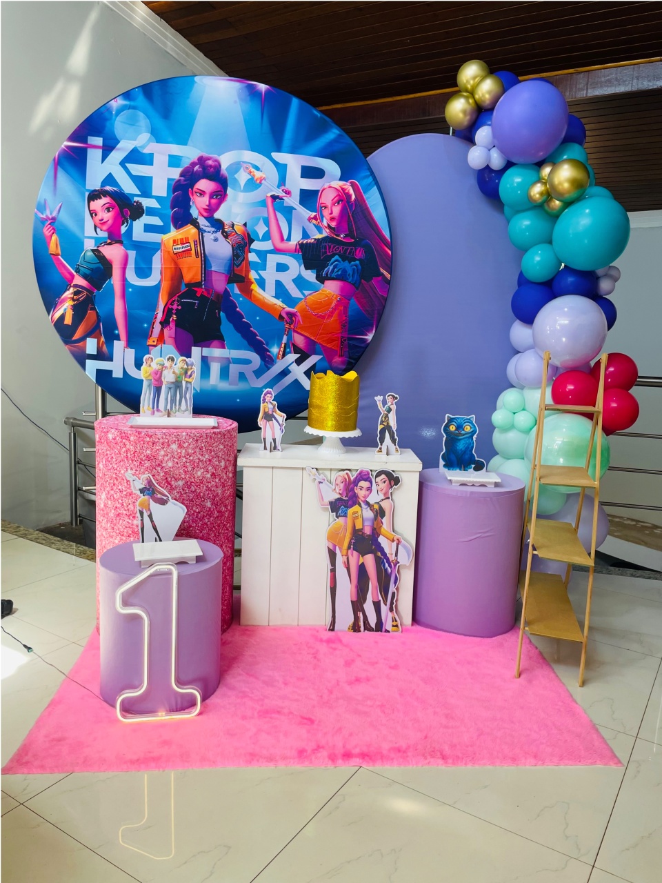 Guerreiras Do K-Pop - Kit G1 Com Led - Pegue E Monte - Pallacius Festas