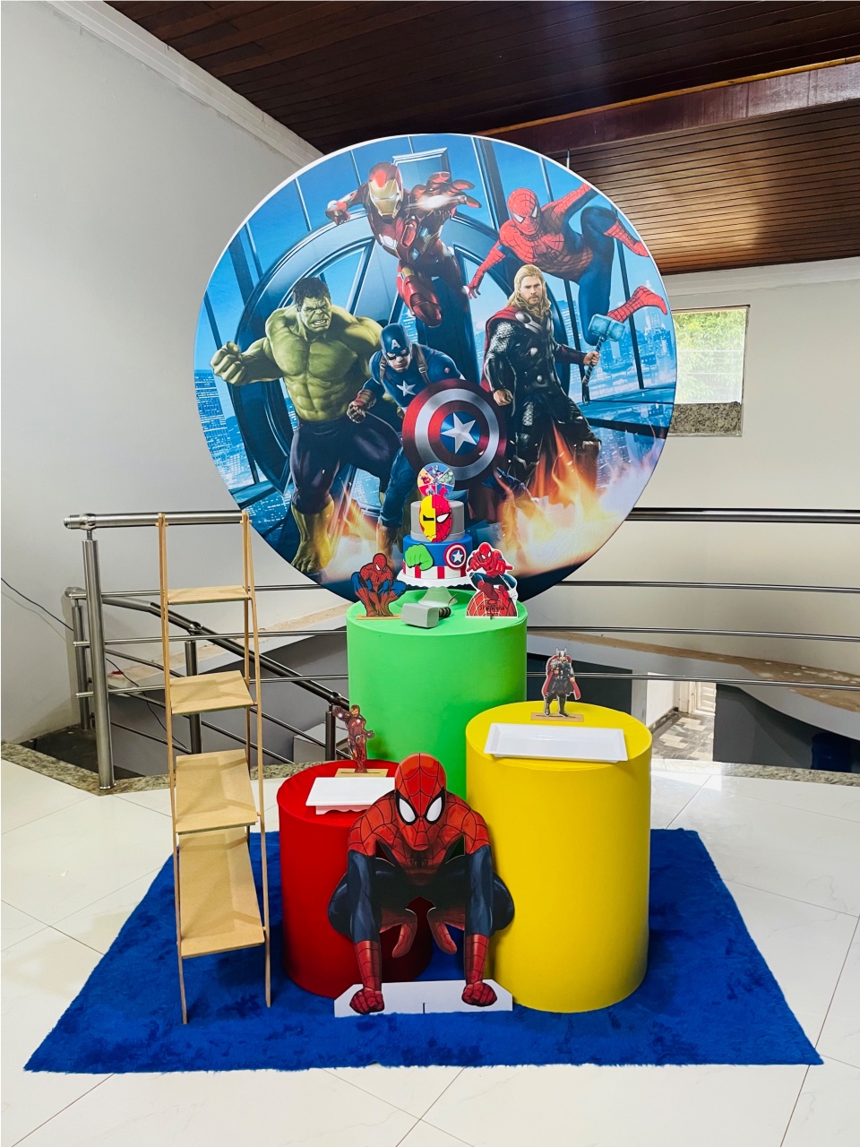 Heróis / Vingadores Kit P1 Com Escadinha -Pegue E Monte - Pallacius Festas