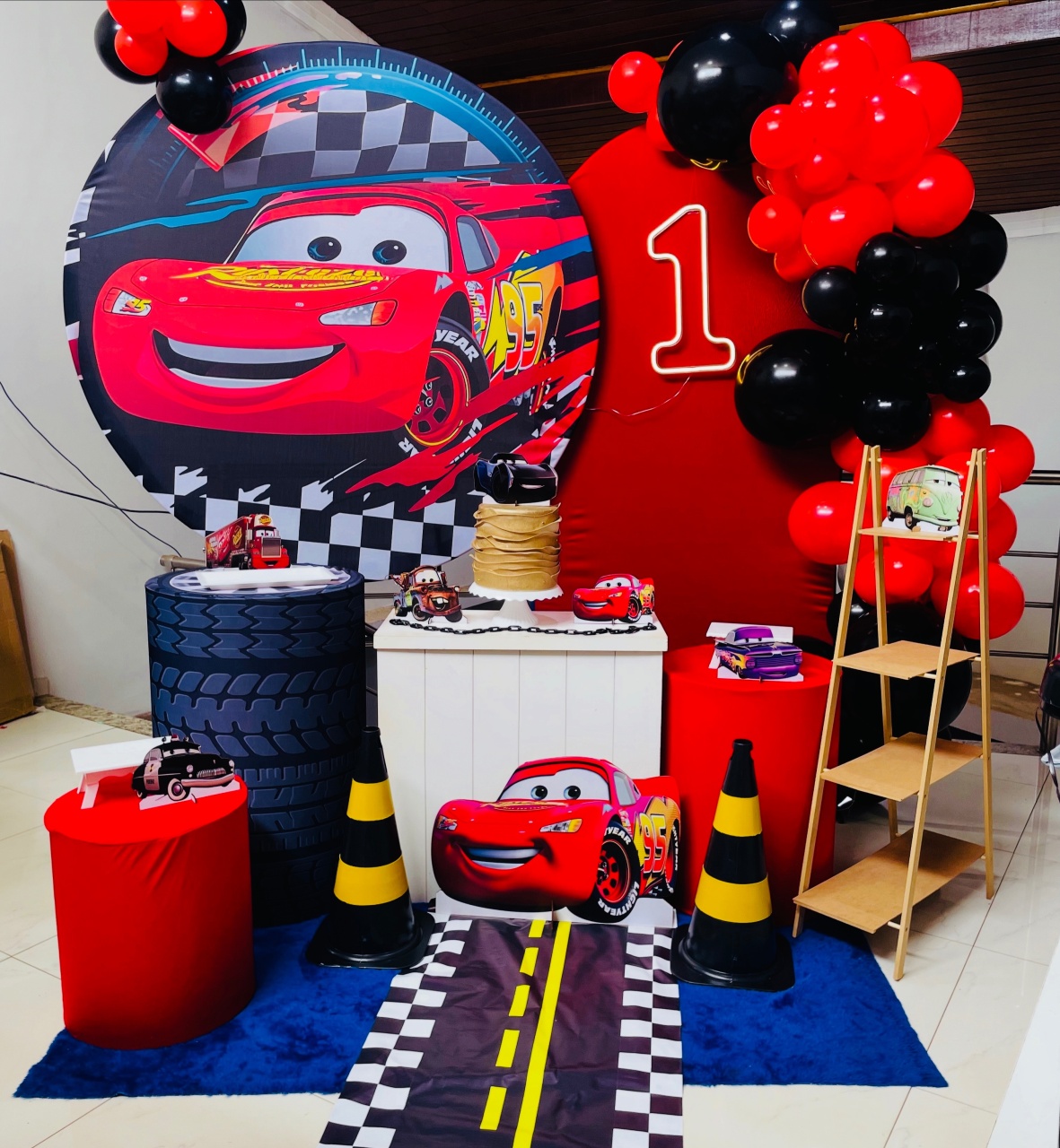 Pegue E Monte Kit G1 Carros Relâmpago Mcqueen Com Um Número de Led - Pallacius Festas