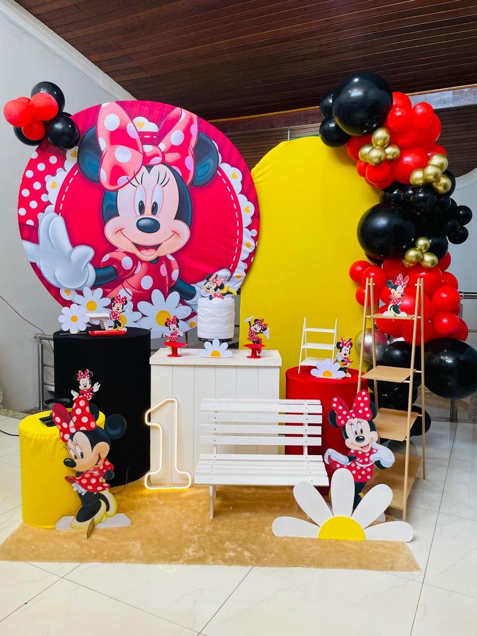Minnie Vermelha Fundo Amarelo - Kit G4 - Pegue E Monte   (Banquinho E Led ) - Pallacius Festas