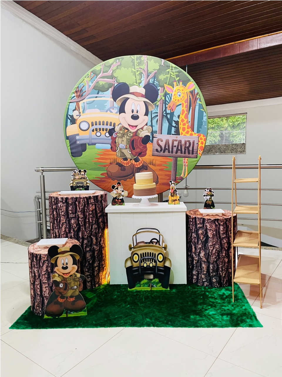 Mikey No Safari - Kit M1 Com Escadinha - Pegue E Monte - Pallacius Festas