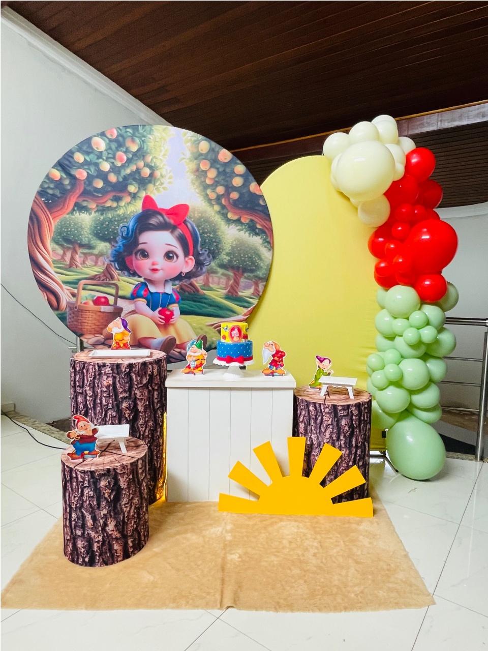 Pegue E Monte Kit Gg Branca de Neve Baby (Troncos)  - Pallacius Festas