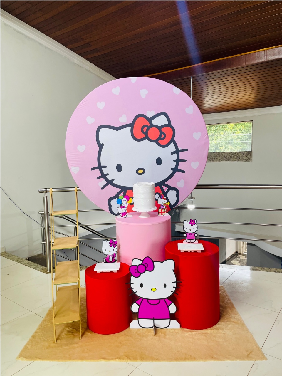 Hello Kitty Rostinho - Kit P1 Com Escadinha - Pegue E Monte - Pallacius Festas