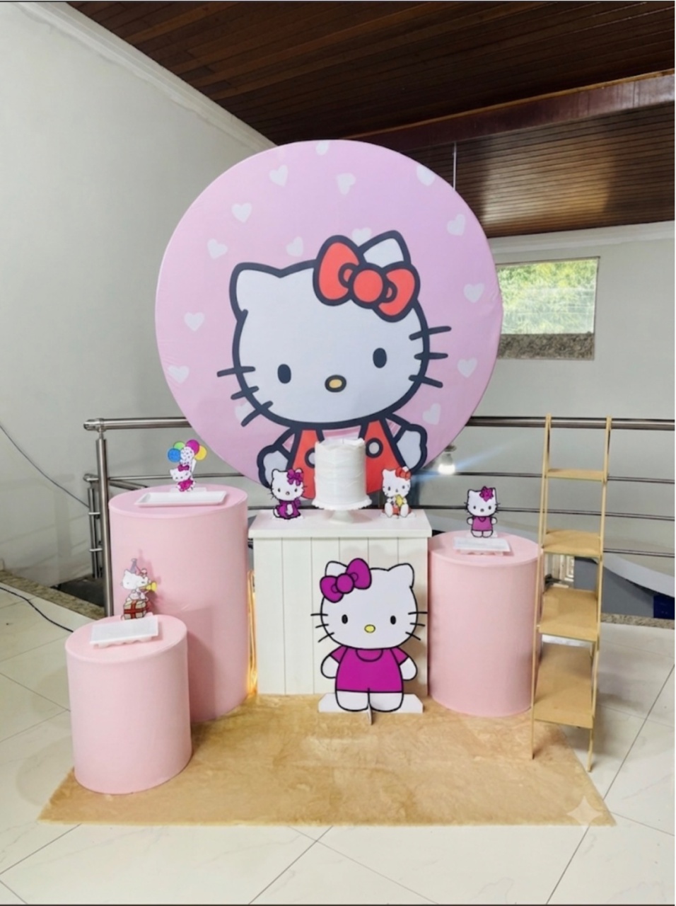 Hello Kitty Rostinho Op 2 - Kit M1 Com Escadinha - Pegue E Monte - Pallacius Festas