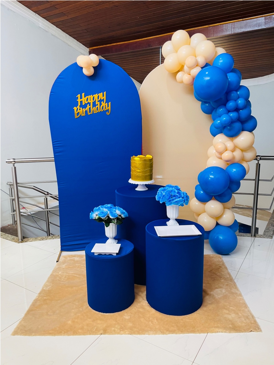 Happy Bege E Azul Bic Flores Azuis - Kit Duplo M - Pegue E Monte - Pallacius Festas