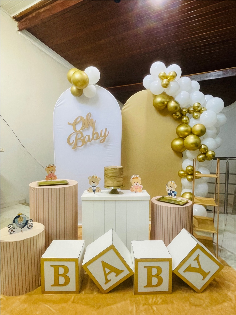Chá Revelação Bege E Branco -  Kit Gg - Pegue E Monte - Pallacius Festas