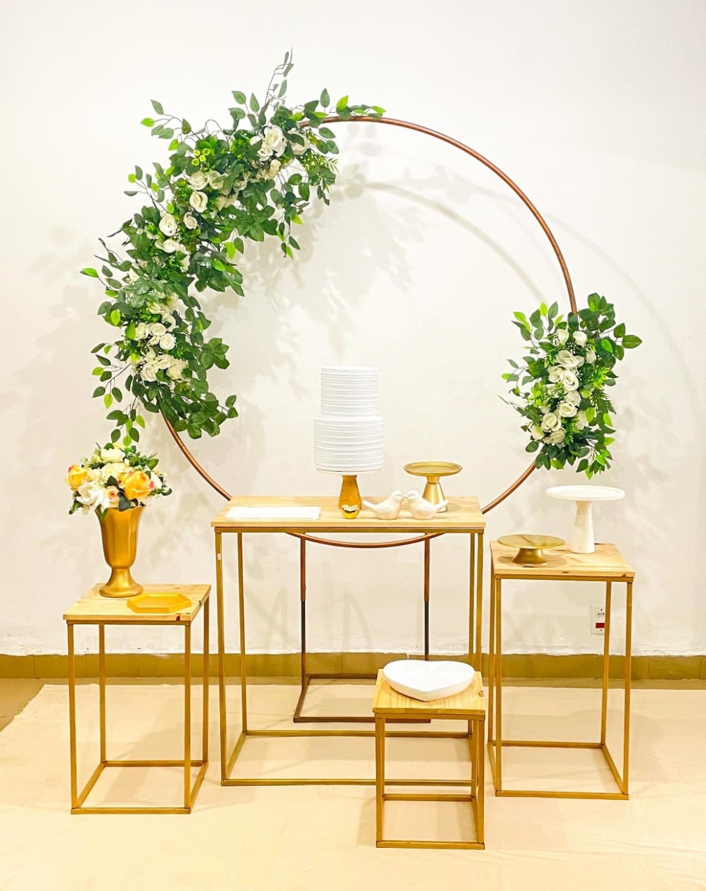 Painel Floral Mesas Ferro - Cristina Locações 