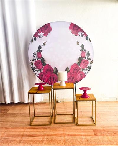 Floral Vermelho Trio Mesas - Cristina Locações 