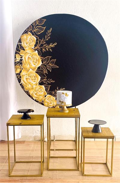 Floral Preto E Dourado Trio Mesas - Cristina Locações 